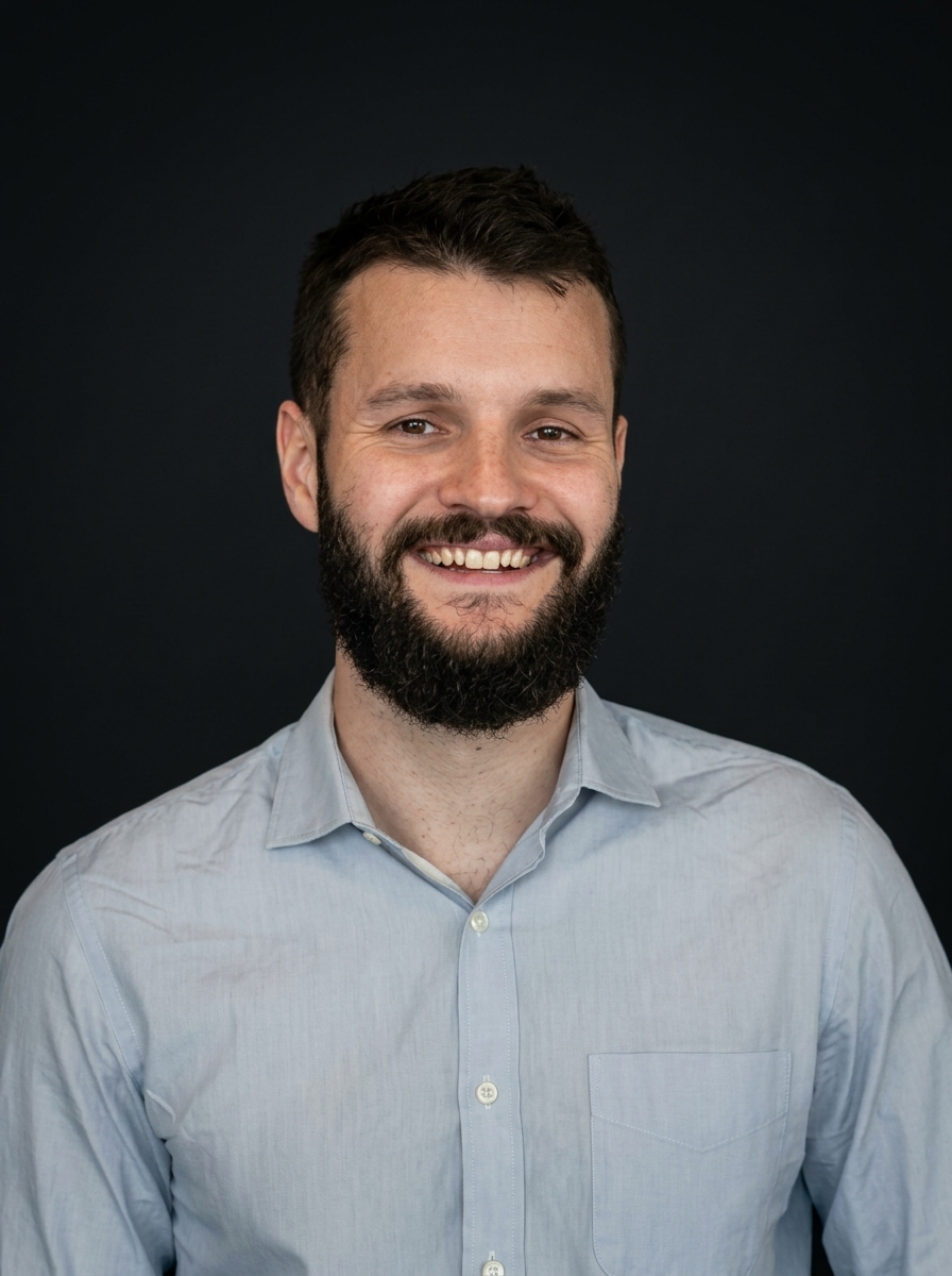 Alex Gordon headshot