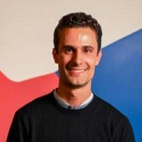 Alvaro Burgos headshot