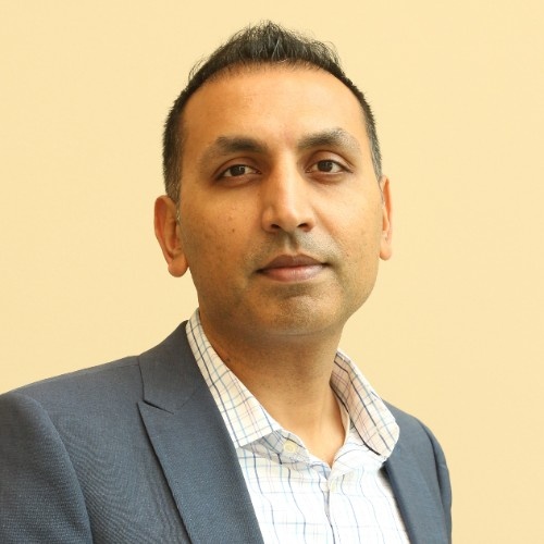 Ammad Khan headshot