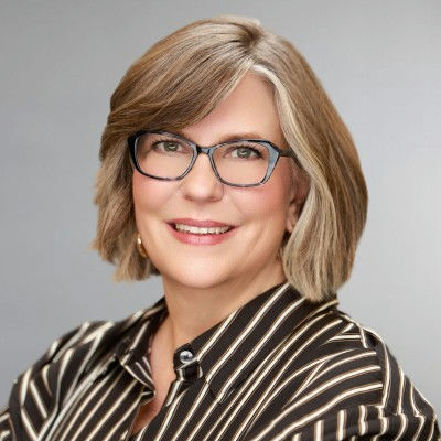 Jennifer Ernst headshot