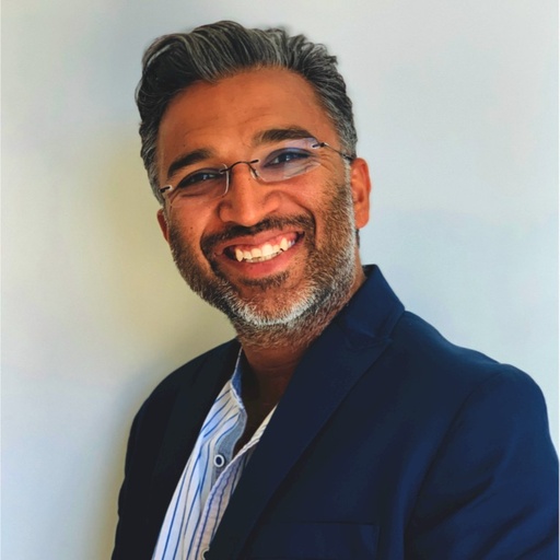 Navneet Aron headshot