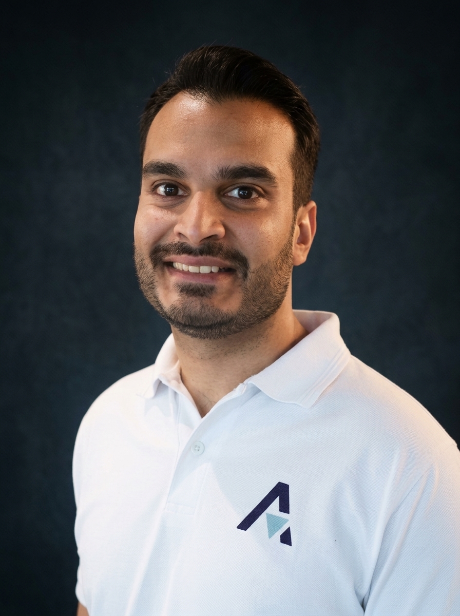 Omair Ansari headshot