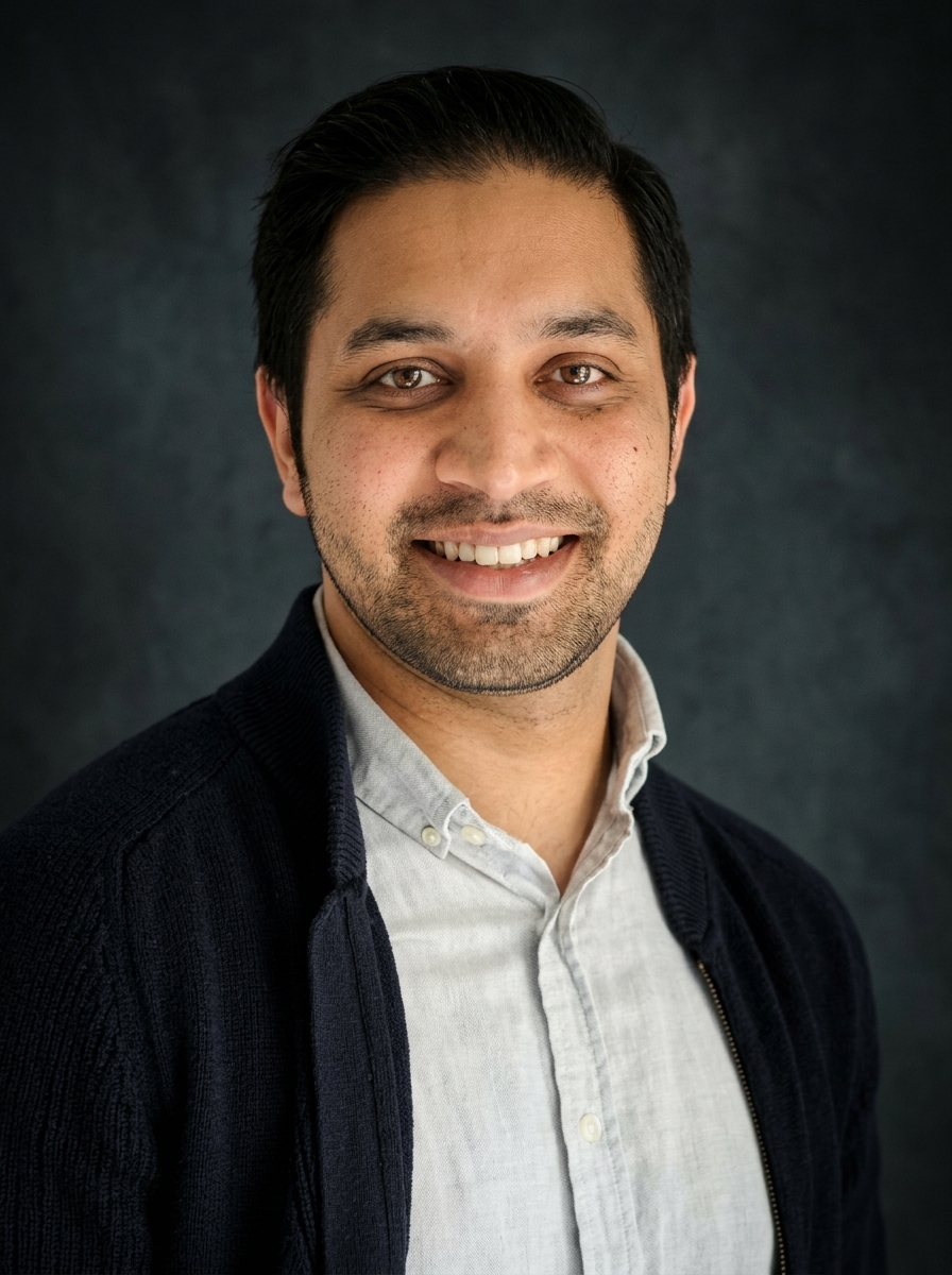 Safeer Mohiuddin headshot
