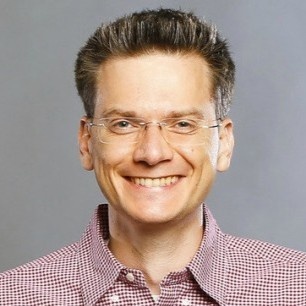 Sebastian Bauer headshot