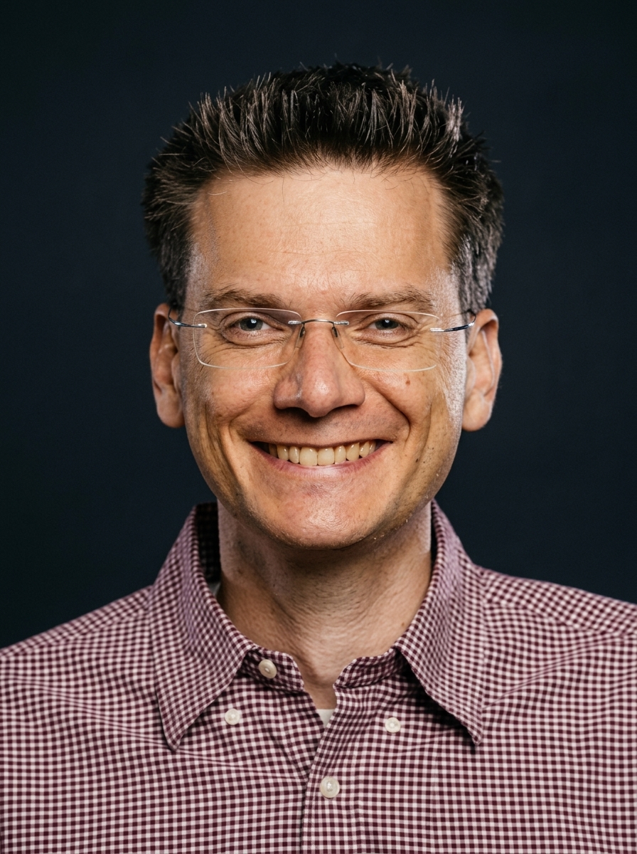 Sebastian Bauer headshot