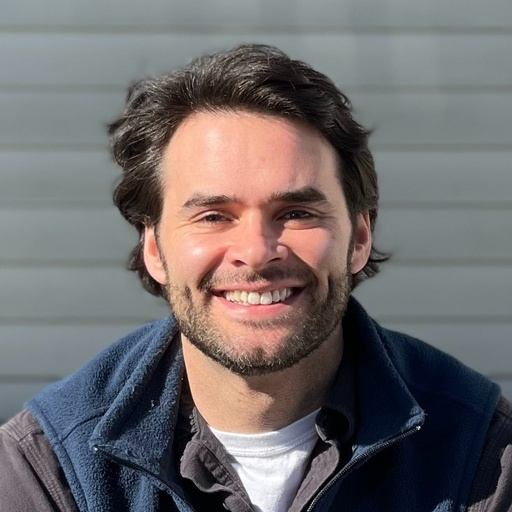 Sloan Saunders headshot