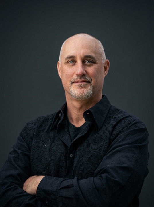 Carlos Cashman headshot