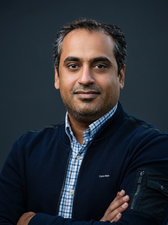 Omer Rao headshot