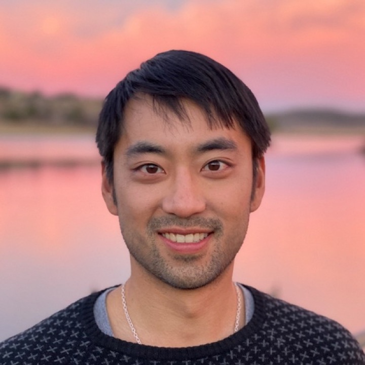 Teddy Lee headshot
