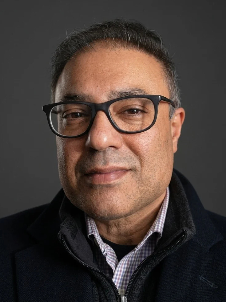Umair Khan headshot