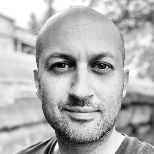 Ali Husain headshot